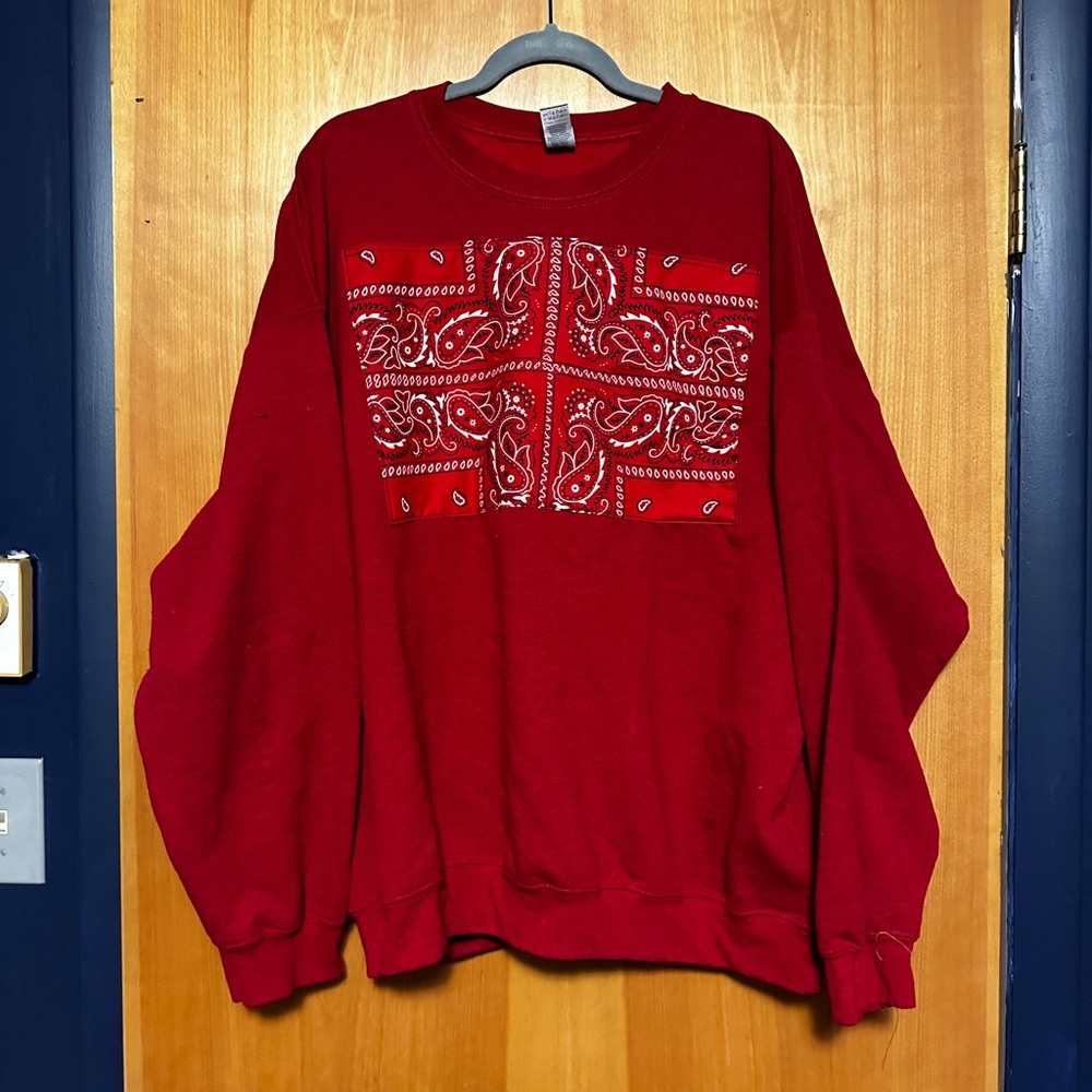 Quilted patchwork bandana crewneck